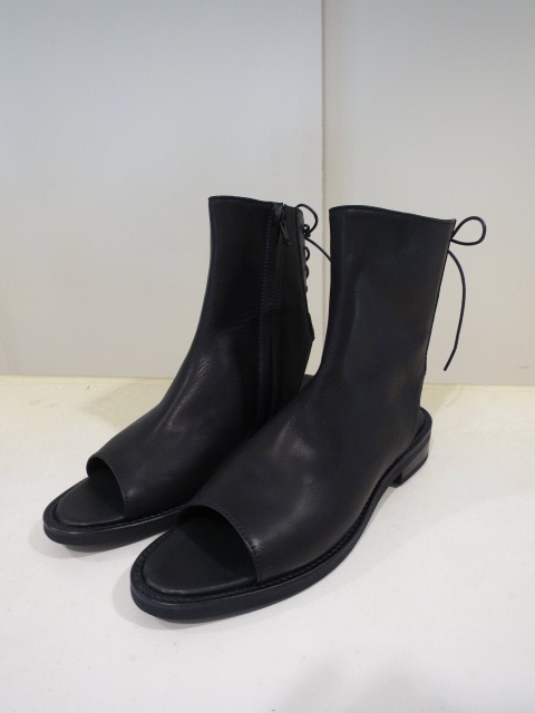 Y's YOHJI YAMAMOTO (ワイズ　ヨウジヤマモト) ソフトスムースレザー先なしブーティー：ブラック