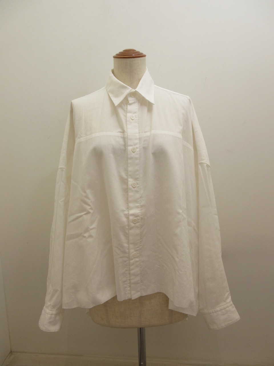 Y's YOHJI YAMAMOTO (ワイズ　ヨウジヤマモト) コットン薄ツイル前二重ビッグブラウス：ホワイト