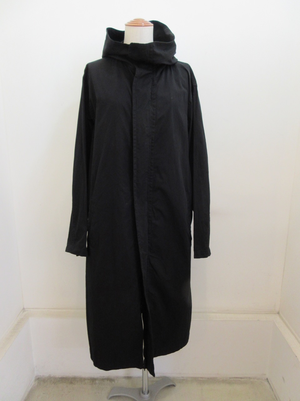 Y's YOHJI YAMAMOTO (ワイズ　ヨウジヤマモト) コットンツイル製品染めフードコート:ブラック