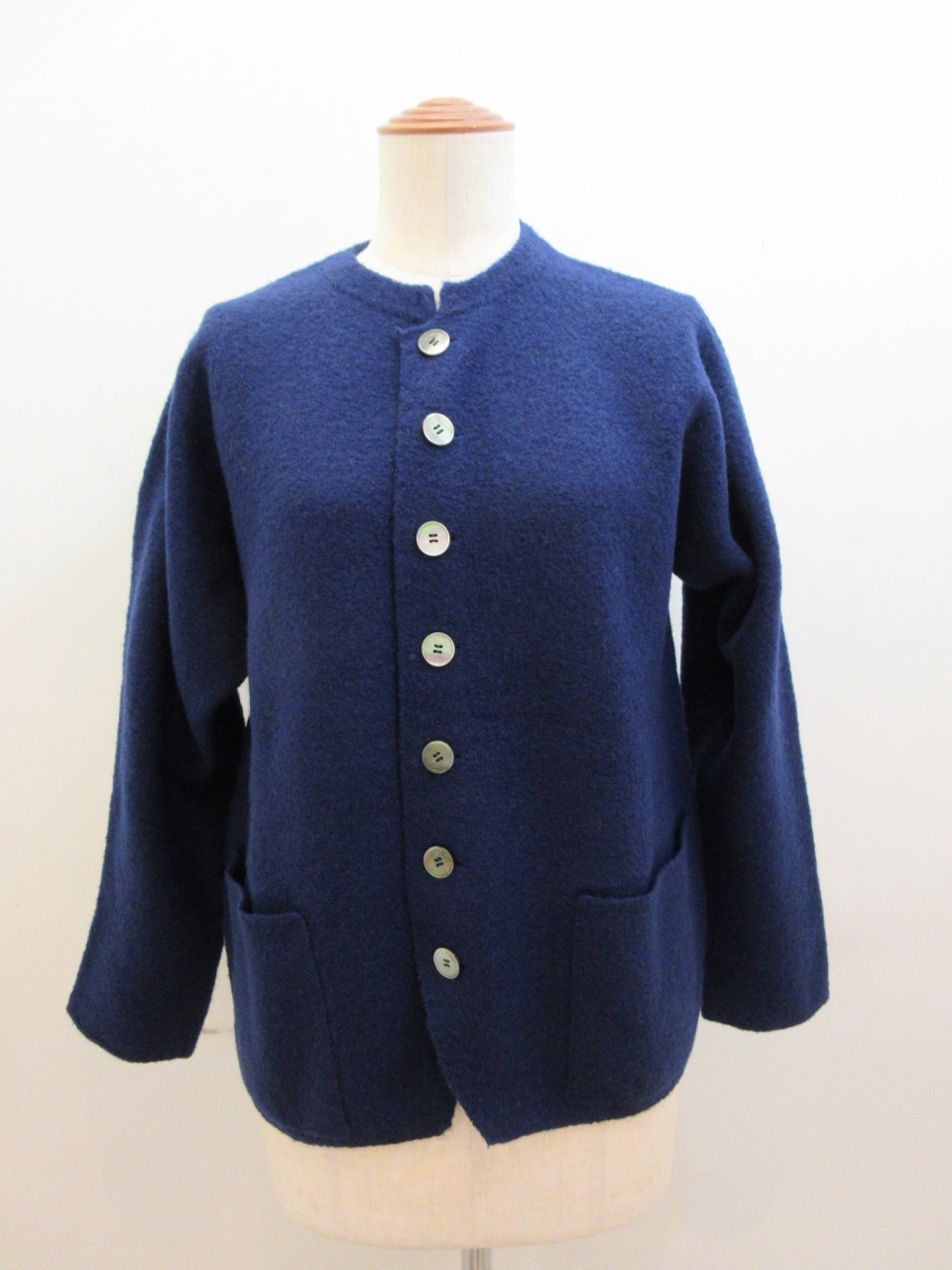 KEI Hayama PLUS(ケイハヤマプリュス) 8.5G強縮絨ニットジャケット:ネイビー