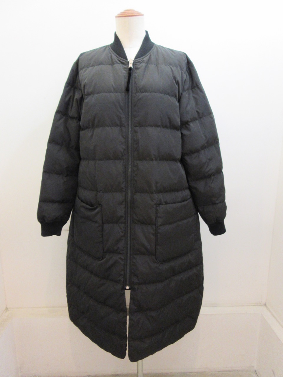 KEI Hayama PLUS(ケイハヤマプリュス) ライトタフタリバーシブルダウンコート:ブラック