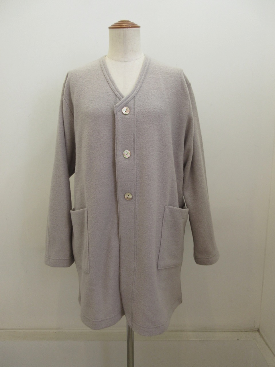 KEI Hayama PLUS(ケイハヤマプリュス) ブークレーミルドニットV衿ハーフジャケット:ライトグレー