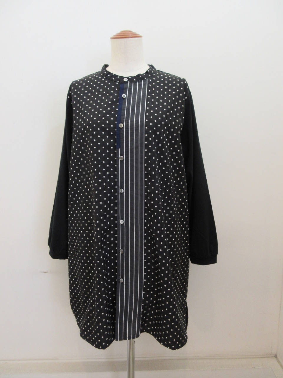 KEI Hayama PLUS(ケイハヤマプリュス) サッカードット×ストライプスーピマ天竺異素材ミックス長袖チュニックブラウス:ブラック