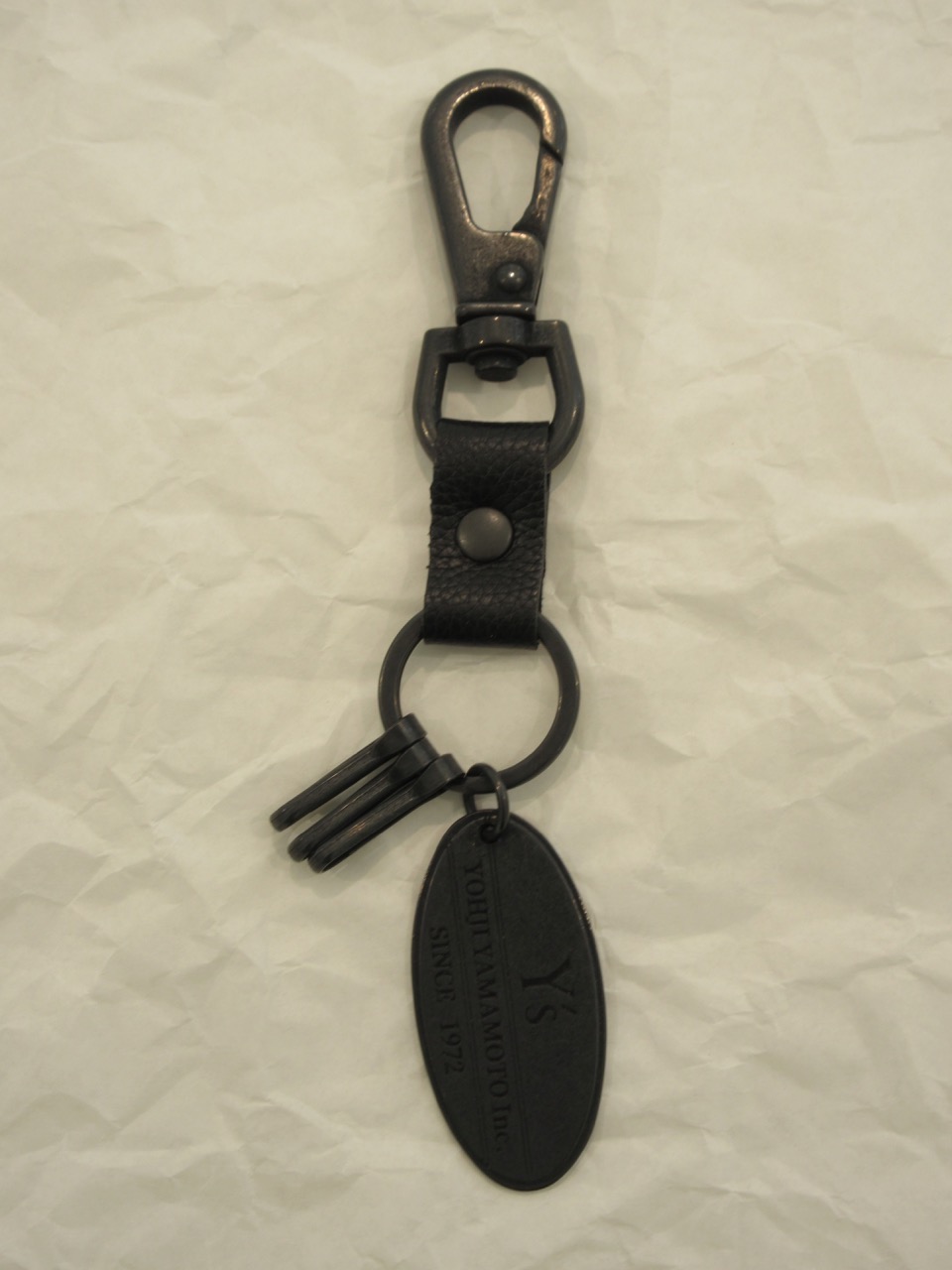 Y's YOHJI YAMAMOTO (ワイズ　ヨウジヤマモト) Y'sプレート付きキーリング:ブラック