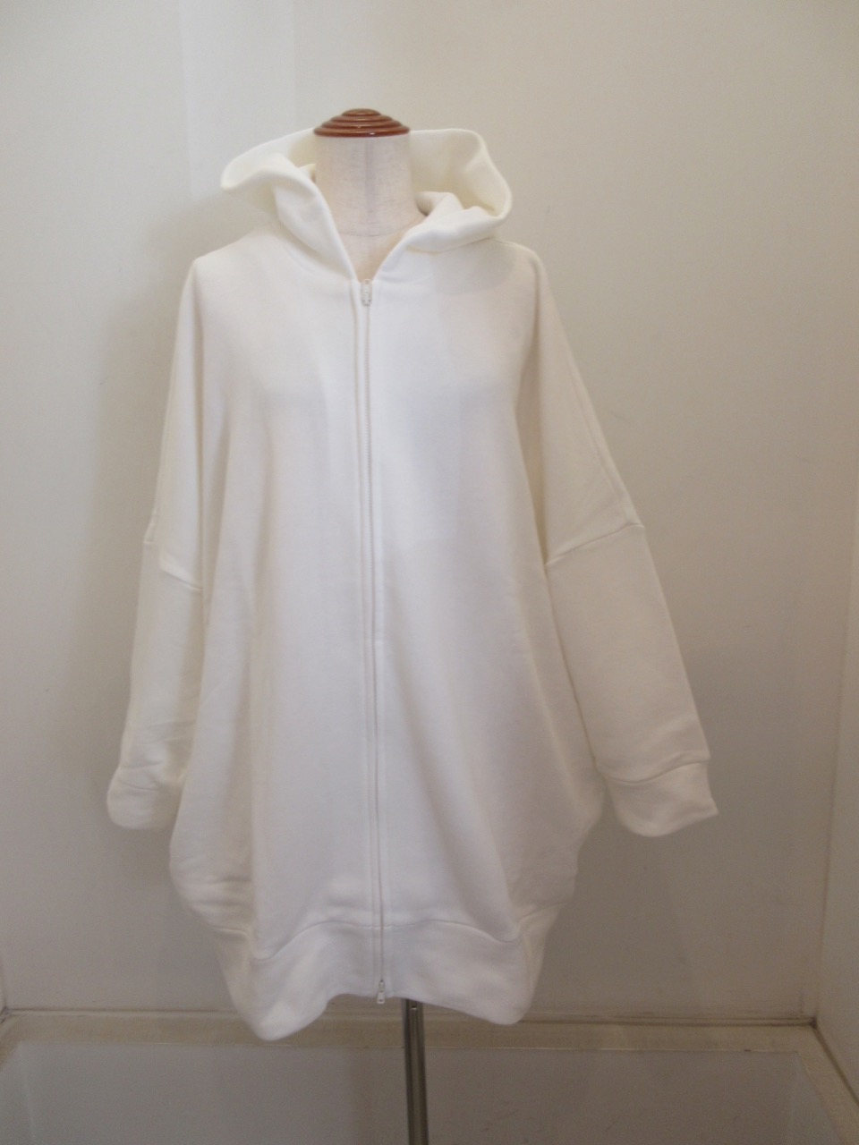 Y's YOHJI YAMAMOTO (ワイズ　ヨウジヤマモト) コットンリヨセル裏毛ビッグ長袖パーカー：ホワイト