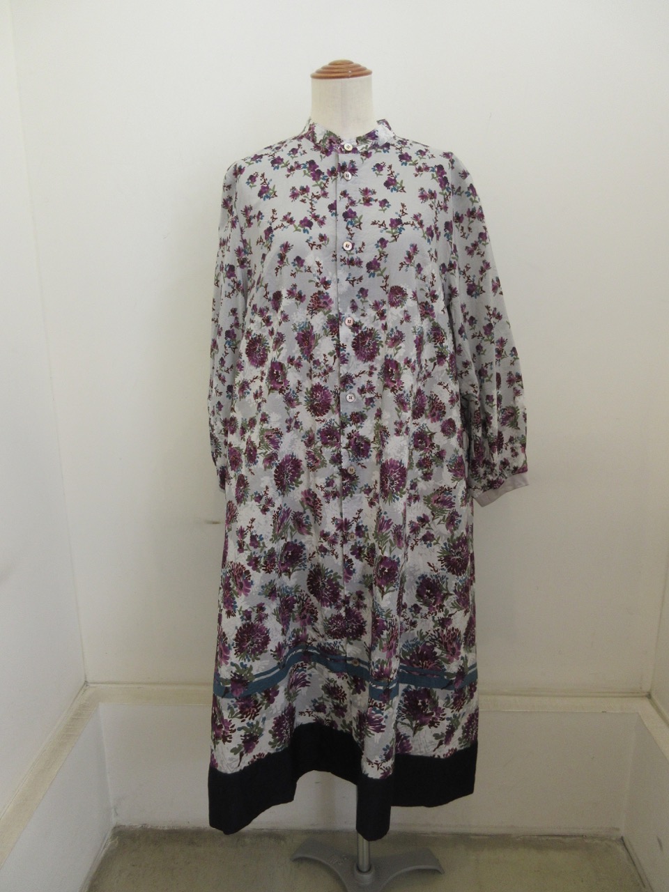 KEI Hayama PLUS(ケイハヤマプリュス) こでまりプリントキュプラコットンシワ加工台襟袖リブ前開きワンピース：ピンク