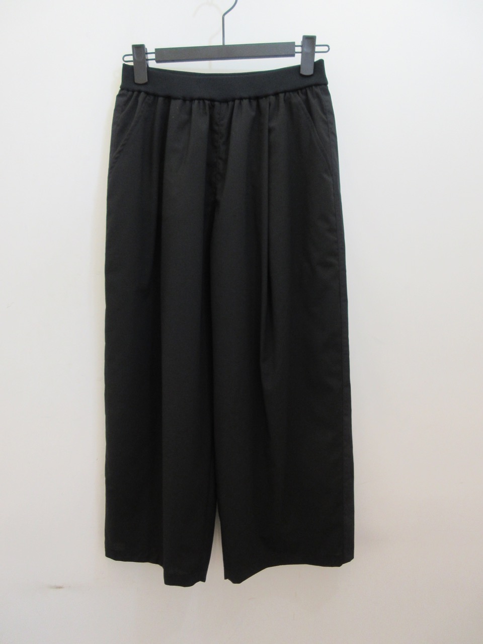 KEI Hayama PLUS(ケイハヤマプリュス)ポリレーヨンストレッチウォシャブルワンタックパンツ:ブラック