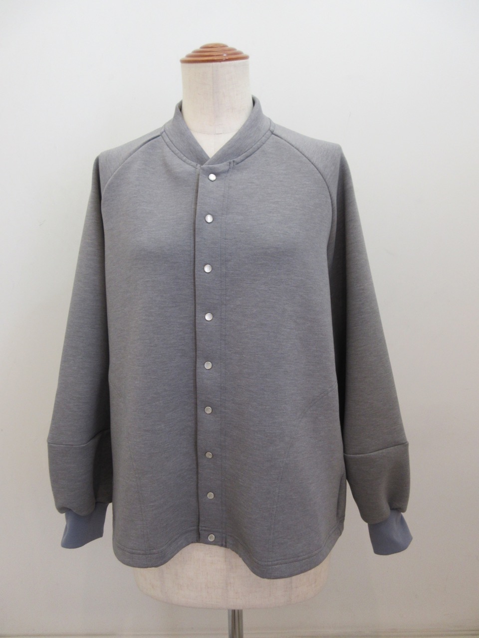 KEI Hayama PLUS(ケイハヤマプリュス) ストレッチダンボールニットスソゴム入りブルゾン:グレー