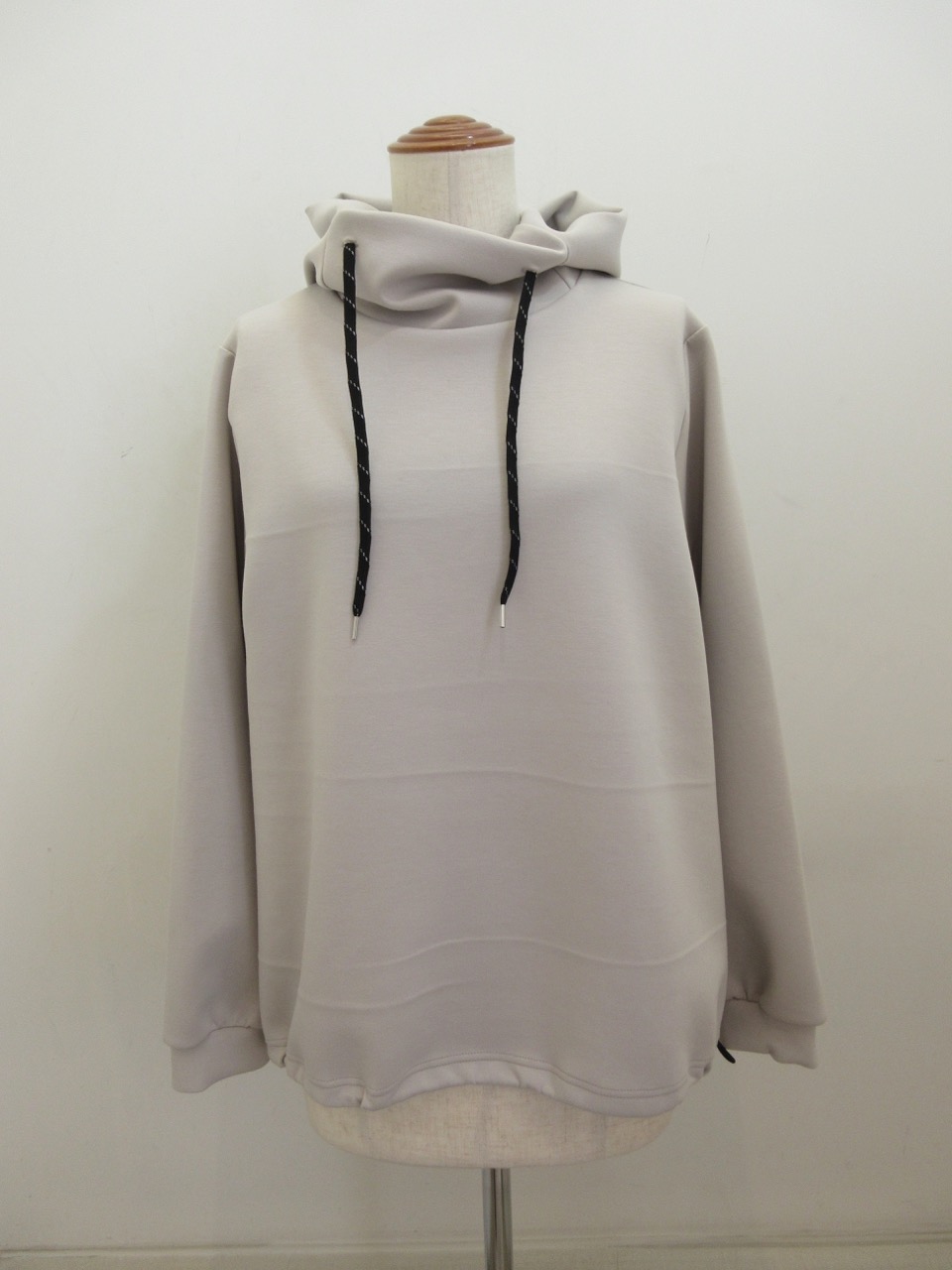 KEI Hayama PLUS(ケイハヤマプリュス) ストレッチダンボールニットスソゴム入りパーカー：ベージュ