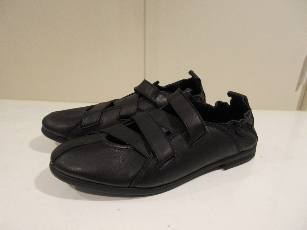 Y's YOHJI YAMAMOTO (ワイズ　ヨウジヤマモト)  ソフトレザースリッポンシューズ：ブラック