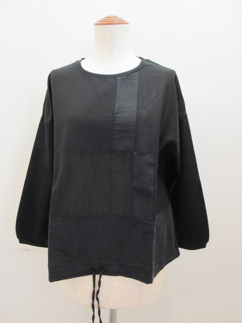 KEI Hayama PLUS(ケイハヤマプリュス) サイロポンチ×シルクコラージュパッチワークTシャツ:ブラック