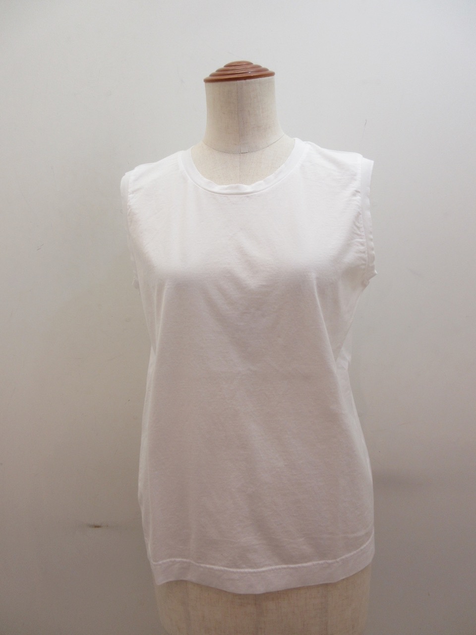 KEI Hayama PLUS(ケイハヤマプリュス)スーピマ天竺ノースリーブTシャツ：ホワイト