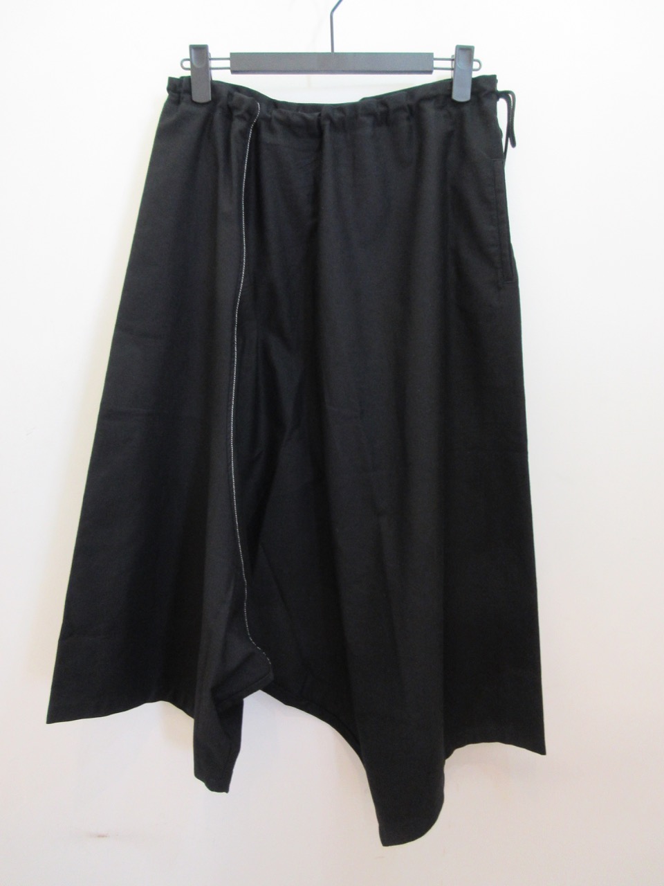 Y's YOHJI YAMAMOTO (ワイズ　ヨウジヤマモト)コットンツイルY’sステッチサルエルパンツ：ブラック