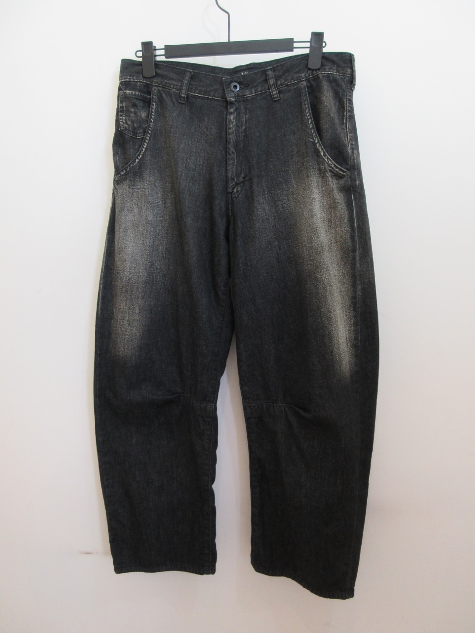 Y's YOHJI YAMAMOTO (ワイズ　ヨウジヤマモト) 8ozスポッテドデニムマチ入り太パンツ：ブラック