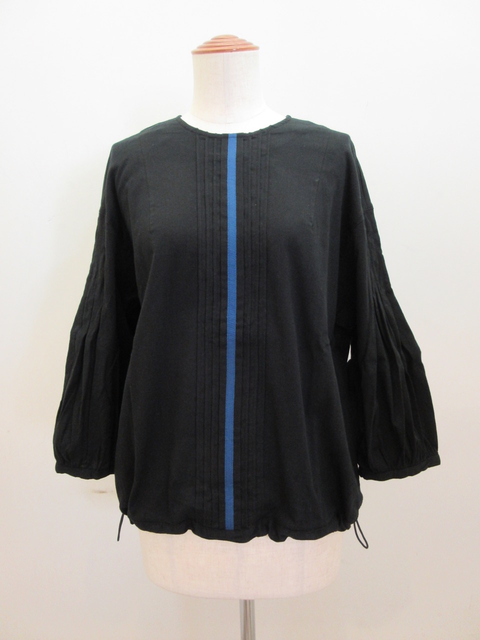 KEI Hayama PLUS(ケイハヤマプリュス) 高島ちぢみコットンマイクロピケフロントピンタック裾ゴム入れ七分袖プルオーバー:ブラック