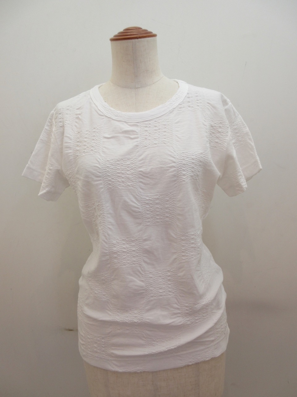 Y's YOHJI YAMAMOTO (ワイズ　ヨウジヤマモト) ブロックタックジャガード織り丸首半袖Tシャツ：オフホワイト