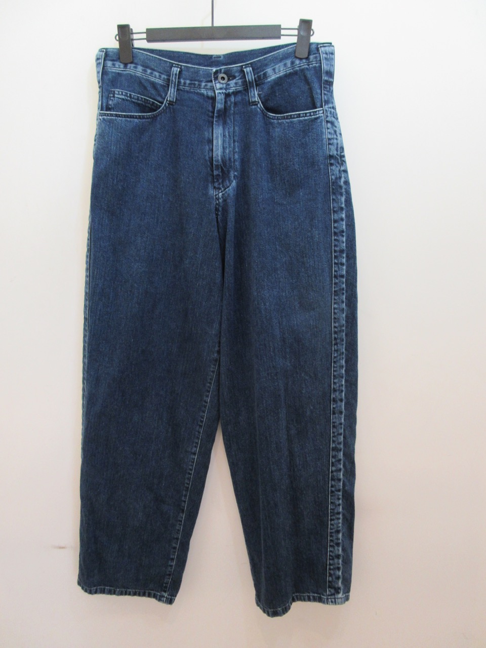 Y's YOHJI YAMAMOTO (ワイズ　ヨウジヤマモト) 8ozデニムケミカルウオッシュ側章付きパンツ：インディゴ