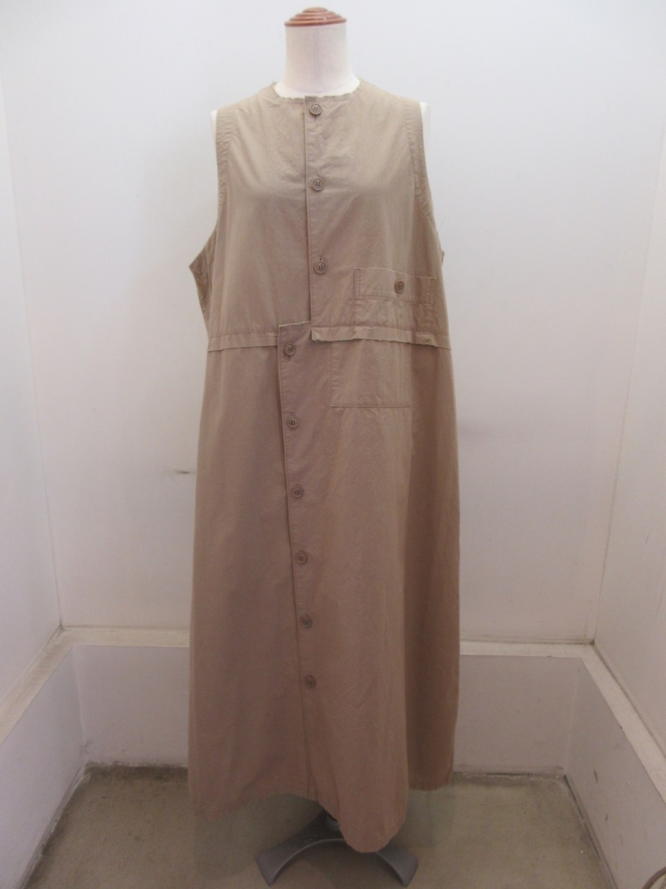 Y's YOHJI YAMAMOTO (ワイズ　ヨウジヤマモト) コットンダンプ製品シリコン洗いヨコ切り替ドレス：ベージュ