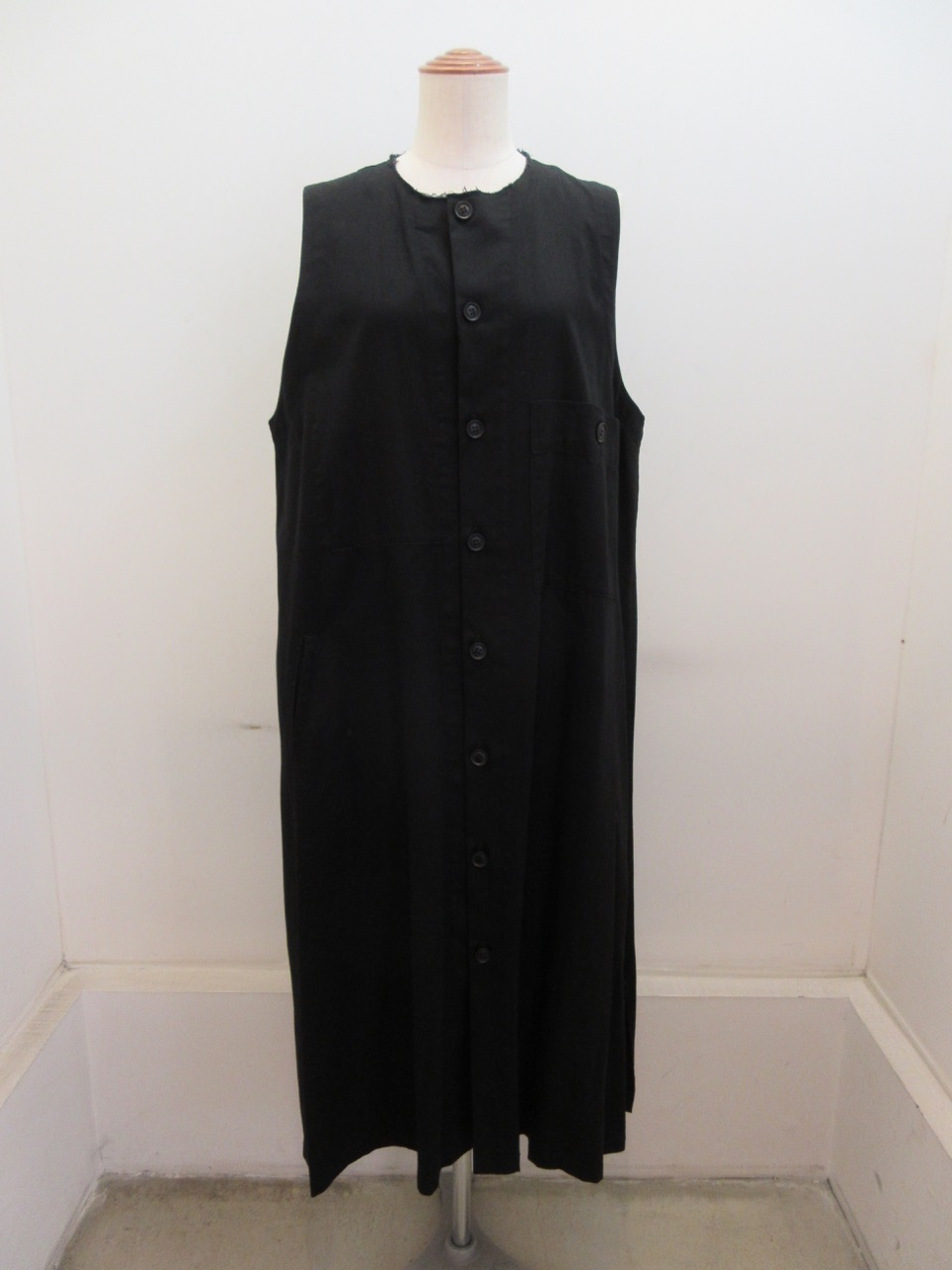 Y's YOHJI YAMAMOTO (ワイズ　ヨウジヤマモト) コットンツイル製品柔軟洗いロングポケットドレス:ブラック