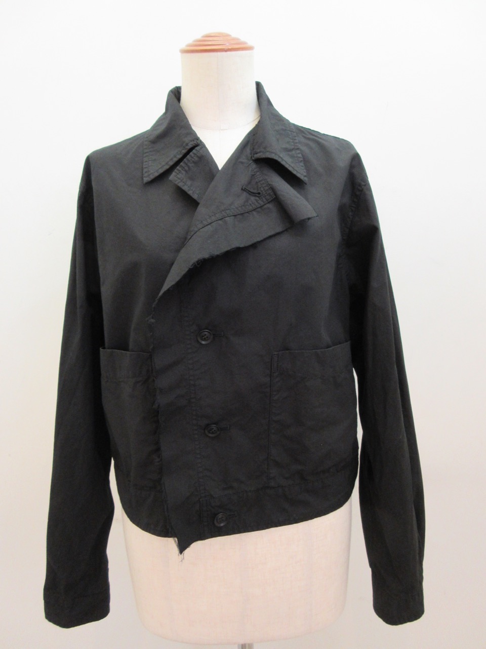 Y's YOHJI YAMAMOTO (ワイズ　ヨウジヤマモト) コットンタイプライター製品染め左前タチキリジャケット:ブラック
