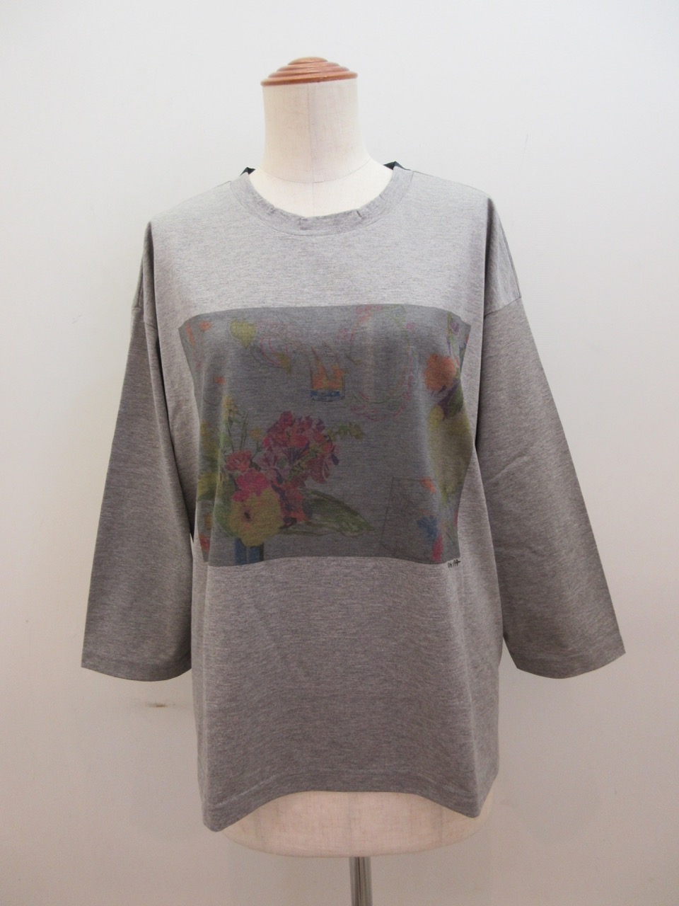 KEI Hayama PLUS(ケイハヤマプリュス) ジュンイイダ花柄プリントギザブレンド天竺長袖Tシャツ:杢グレー