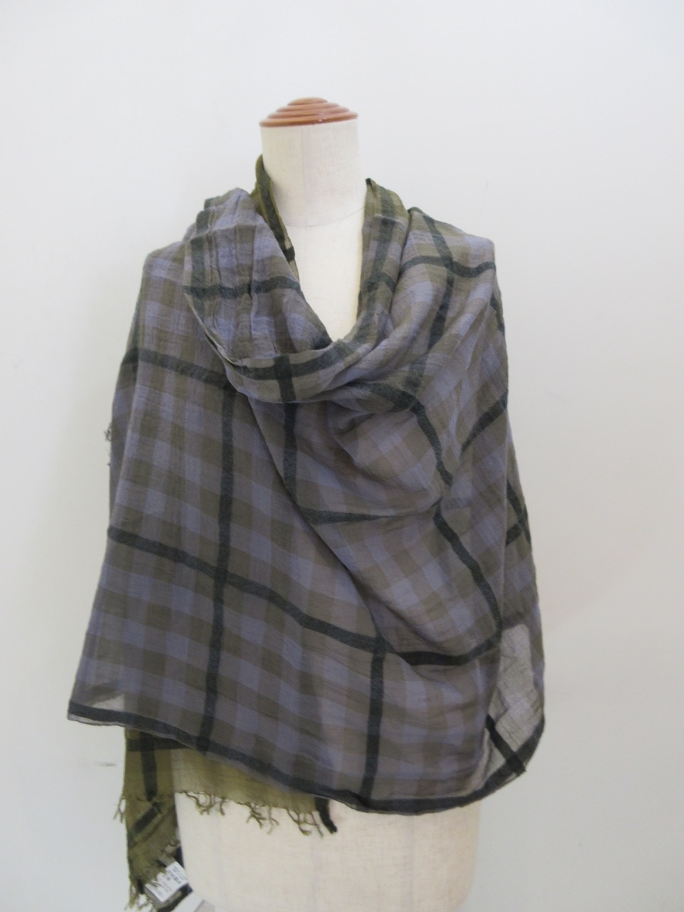 Y's YOHJI YAMAMOTO (ワイズ　ヨウジヤマモト)グラデーションチェックストール:ライトブルー
