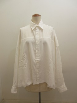 Y's YOHJI YAMAMOTO (ワイズ　ヨウジヤマモト) コットン薄ツイル前二重ビッグブラウス：ホワイト