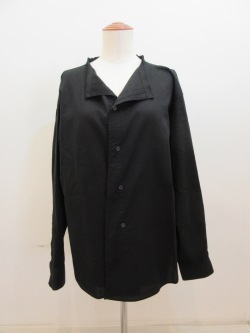 Y's YOHJI YAMAMOTO (ワイズ　ヨウジヤマモト) コットン薄ツイルワイドカフスシャツ裁ち出し衿長袖ブラウス:ブラック