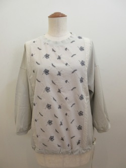 KEI Hayama PLUS(ケイハヤマプリュス) スモールリフ刺繍×ギザンティ天竺裾紐入りTシャツ:ライトグレー