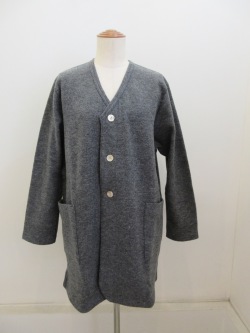 KEI Hayama PLUS(ケイハヤマプリュス) ブークレーミルドニットV衿ハーフジャケット：チャコール