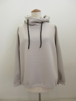 KEI Hayama PLUS(ケイハヤマプリュス) ストレッチダンボールニットスソゴム入りパーカー：ベージュ