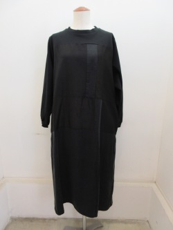 KEI Hayama PLUS(ケイハヤマプリュス) サイロポンチ×シルクコラージュ丸首パッチワーク長袖ワンピース:ブラック