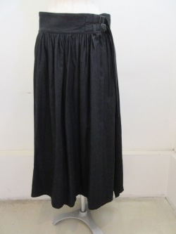 Y's YOHJI YAMAMOTO (ワイズ　ヨウジヤマモト) 6ozデニム製品洗いアシメギャザースカート:ブラック