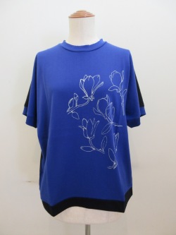KEI Hayama PLUS(ケイハヤマプリュス) スーピマ天竺モクレンプリント半袖Tシャツ:ブルー