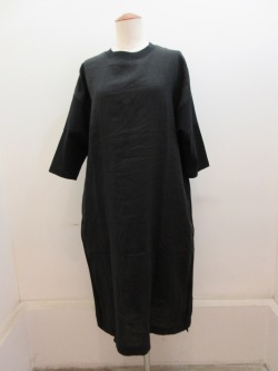 KEI Hayama PLUS(ケイハヤマプリュス) フレンチリネンワッシャー×度詰め天竺五分袖ワンピース:ブラック