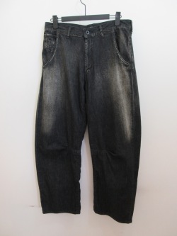 Y's YOHJI YAMAMOTO (ワイズ　ヨウジヤマモト) 8ozスポッテドデニムマチ入り太パンツ：ブラック