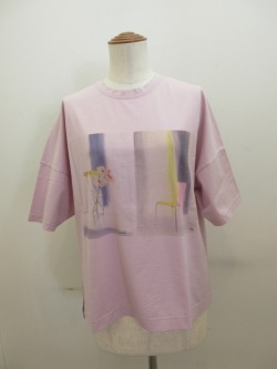 KEI Hayama PLUS(ケイハヤマプリュス) ジュンイイダカラープリントギザブレンド天竺半袖Tシャツ：ピンク