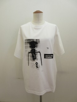 Y's YOHJI YAMAMOTO (ワイズ　ヨウジヤマモト) コットン天竺Y’sクマ柄顔料プリント半袖Tシャツ：ホワイト