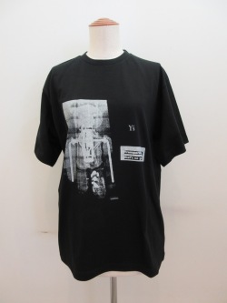 Y's YOHJI YAMAMOTO (ワイズ　ヨウジヤマモト) コットン天竺Y’sクマ柄顔料プリント半袖Tシャツ:ブラック