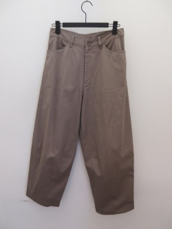 Y's YOHJI YAMAMOTO (ワイズ　ヨウジヤマモト) コットンツイル膝ダーツタチキリパンツ：グレー