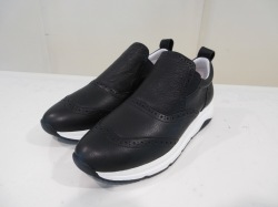 KEI Hayama PLUS(ケイハヤマプリュス) レザーメダリオンスニーカー：ブラック