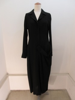Y's YOHJI YAMAMOTO (ワイズ　ヨウジヤマモト) ウールレーヨンガーゼワッシャー加工左フラシドレス：ブラック
