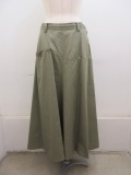 Y's YOHJI YAMAMOTO (ワイズ　ヨウジヤマモト) 綿ツイル前切り替えポケットフレアスカート：カーキ