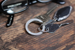 Freekey Press-to-Open Key Ring