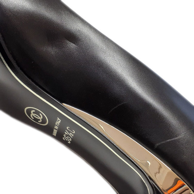 CHANEL 36ハーフ 23.5 /サンダル/黒皮革×エナメル ヒール7cm CHANEL BLACK PERFORATED PATENT LEATHER SHOES PUMPS HEELS W