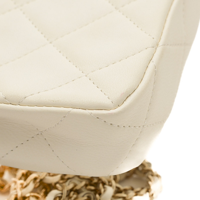 【おしゃれなメタリック♪】CHANEL ミニチェーンポシェット 可愛いミニサイズ♡】CHANEL《チェーンポシェット》 (CHANEL