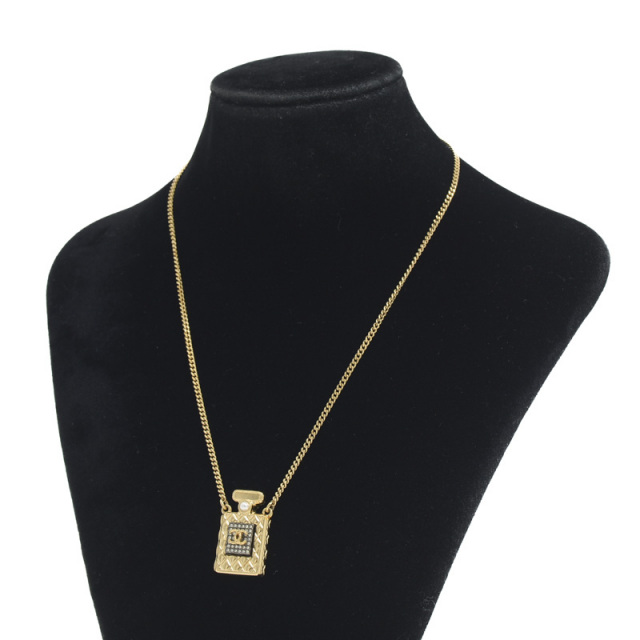 CHANEL ネックレス　ライトストーン　ゴールド CHANEL ネックレスライトストーンゴールド