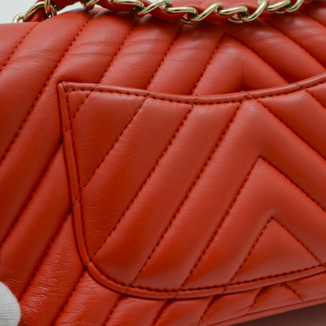 シャネル シェブロン ミニフラップ 20 チェーンショルダーバッグ