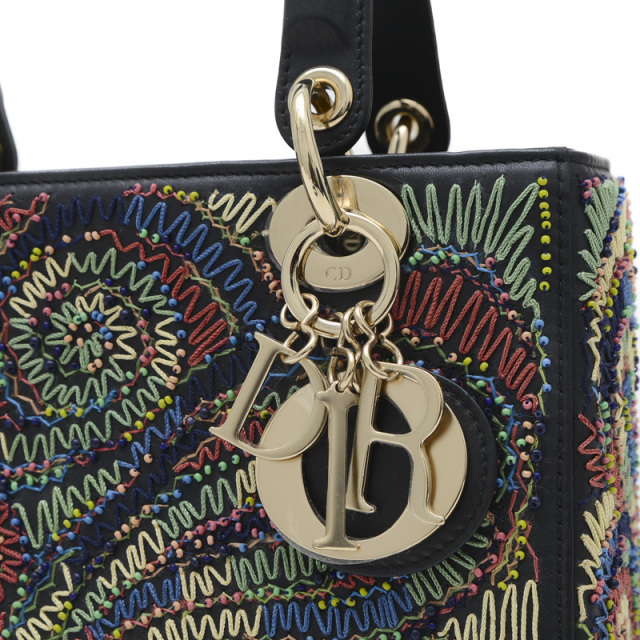 未使用品Dior 靴 バックスタイルを飾るBEEの刺繍がポイント 未使用品Dior 靴 バックスタイルを飾るBEEの刺繍がポイント