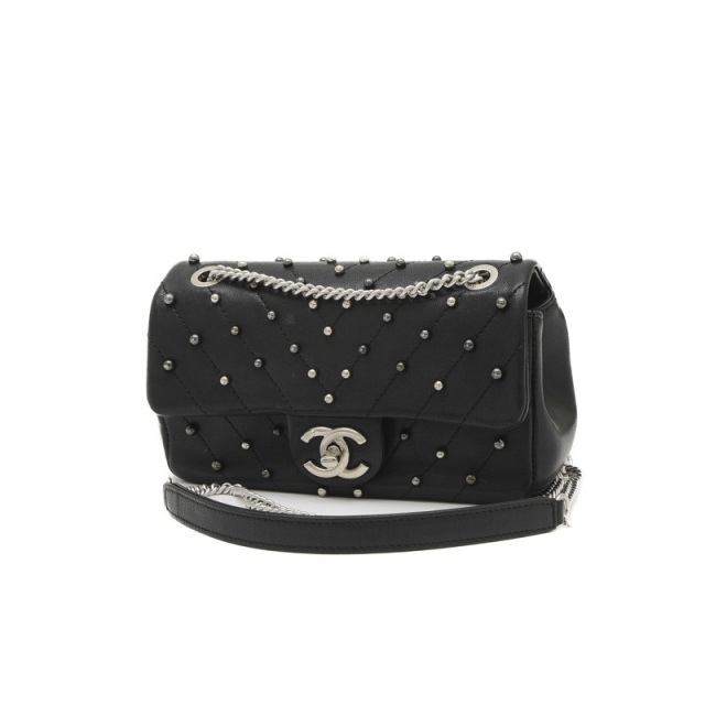 シャネル シェブロン Vステッチ スタッズ ラムスキン ブラック  